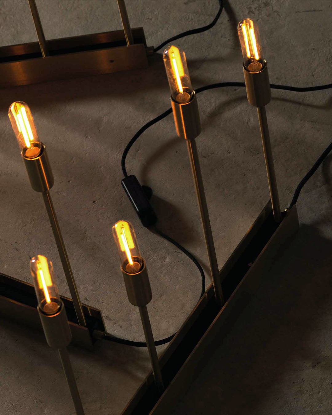 Astoria Table
