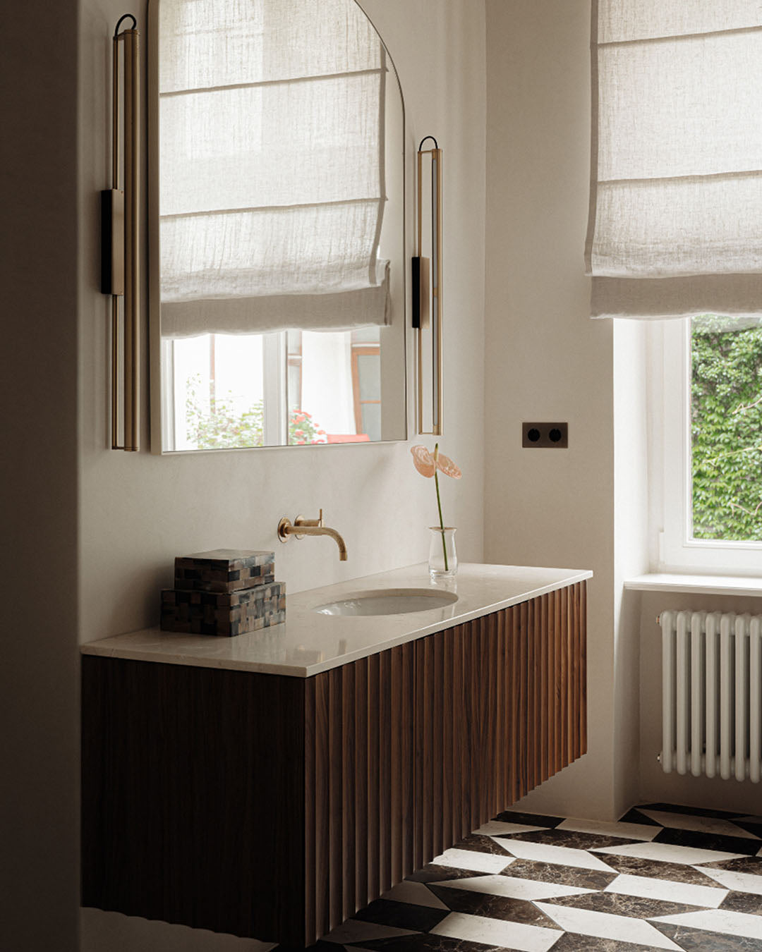 Bloomsbury Wall Direct IP44