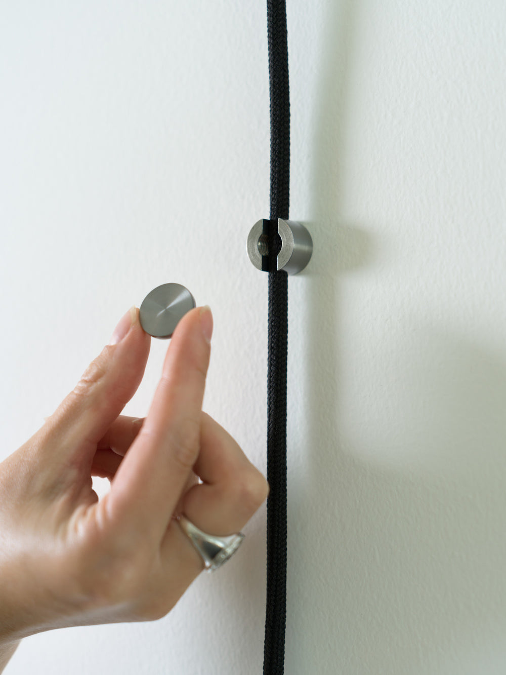 CABLE GUIDES