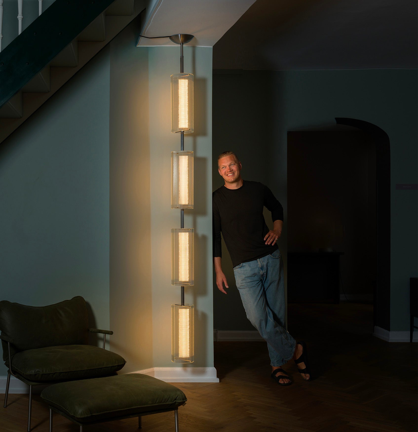 BRING IDEAS 
TO LIGHT